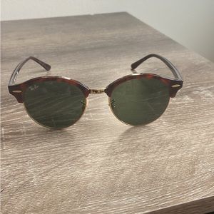 NWT club round Ray-Ban